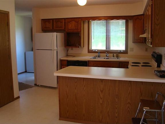 Breakfast bar & appliances incl