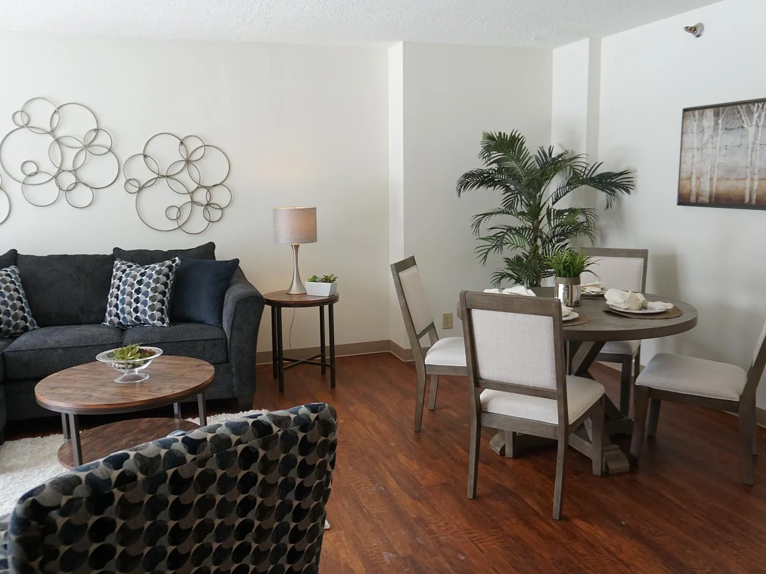 Kensington Place Apartments — Photo 3