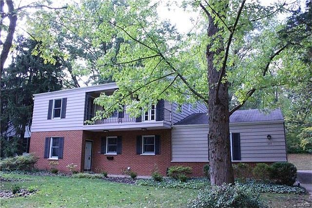 1st image of 335 Parkwoods Ave