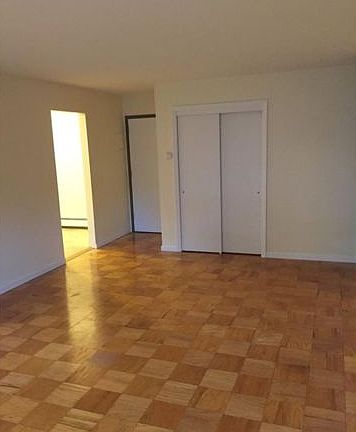 3rd image of 4 Brevoort Dr