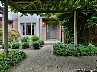 5540 Forest Lake Dr, Prospect, KY 40059