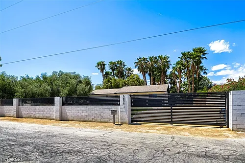 5631 Gilbert Ln Photo 1