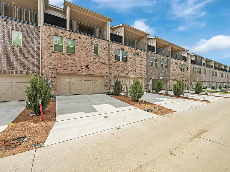 7929 Bayside Dr — Photo 42
