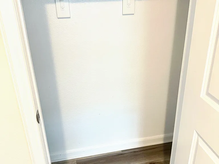 2075 Hartley Dr — Photo 17