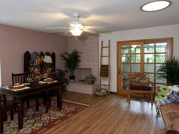 3rd image of 2343 Thelma Ave
