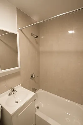 Rented by Jonis Realty | media 9