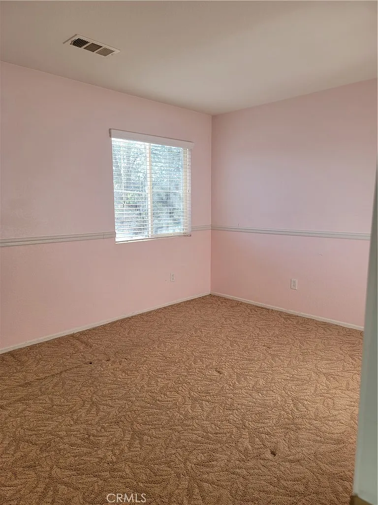 6 bed, 2.5 bath, 2843 sqft, $5,600 — Photo 3
