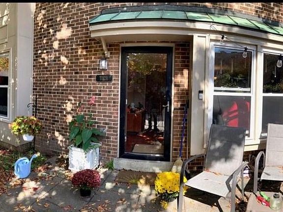 3rd image of 1112 N Taylor St APT A