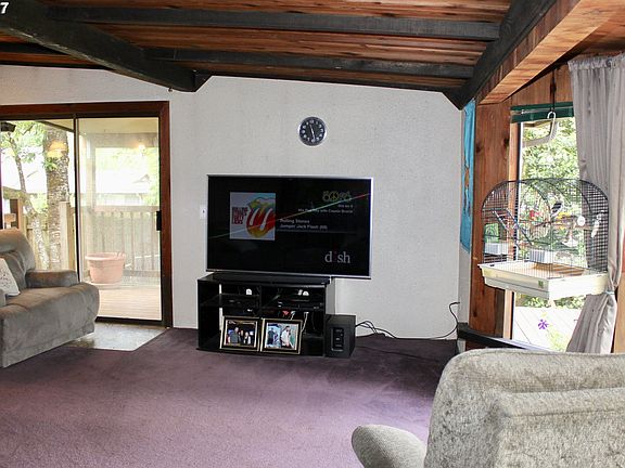 3rd image of 20615 NE 109th St
