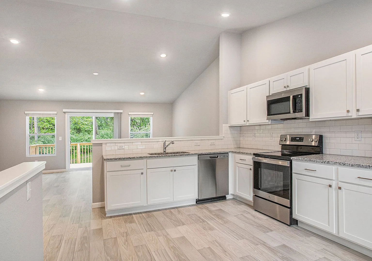 Move In Special: Get August & September Rent FREE! Move in by August 31st to receive FREE rent fo... — Photo 3