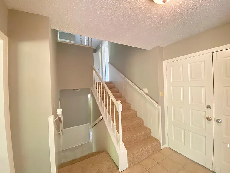 410 Cordell Dr — Photo 12