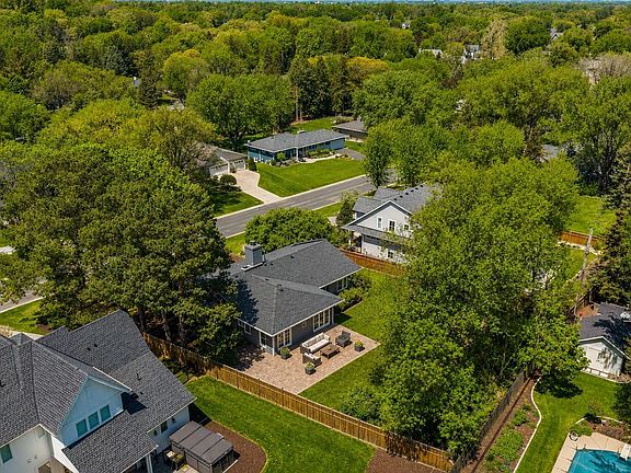 5th image of 5521 Mirror Lakes Dr
