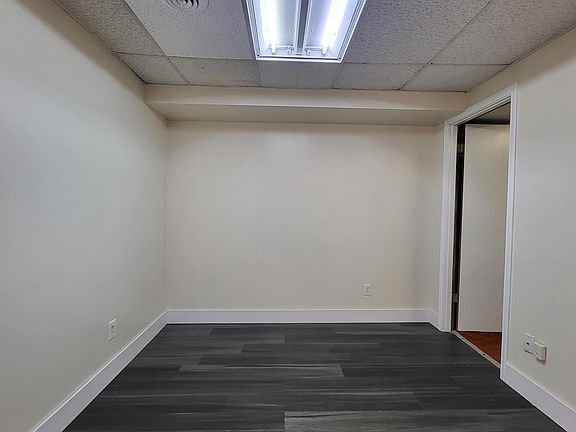 3rd image of 2926 Genesee St #8