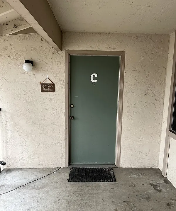 1305 Southwest Blvd #C