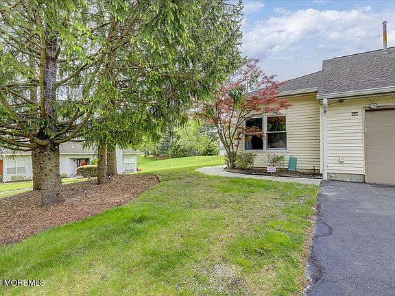 2nd image of 61 Aspen Avenue