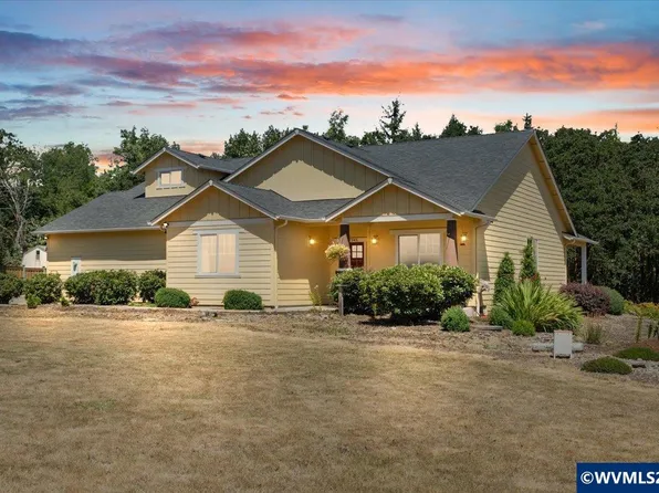 17245 Brown Rd, Dallas, OR 97338