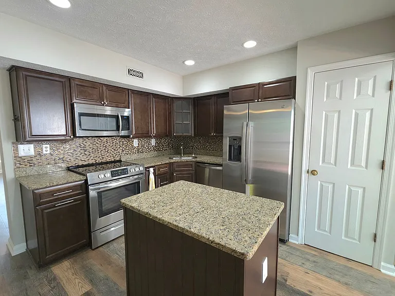 304 Arabian Cir — Photo 12