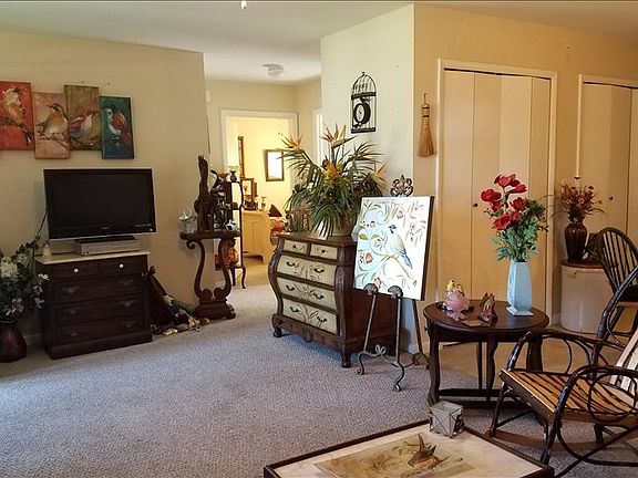 4th image of 3041 Meadow Ln