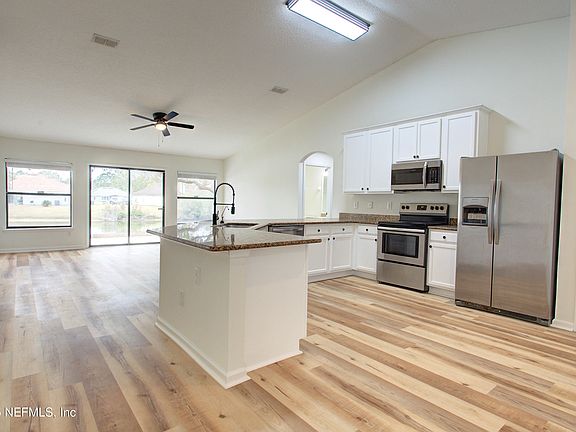 5th image of 10128 LANCASHIRE Drive