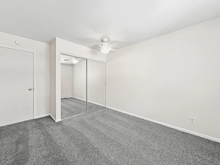 Williamsburg Apartments — Photo 19