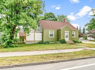 17 Pleasant St, Lewiston, ME 04240