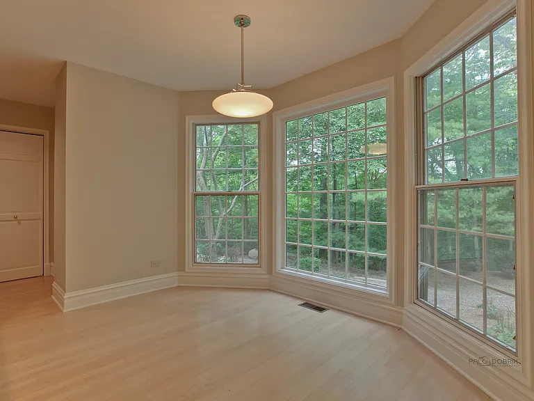 427 N Sheridan Rd — Photo 18