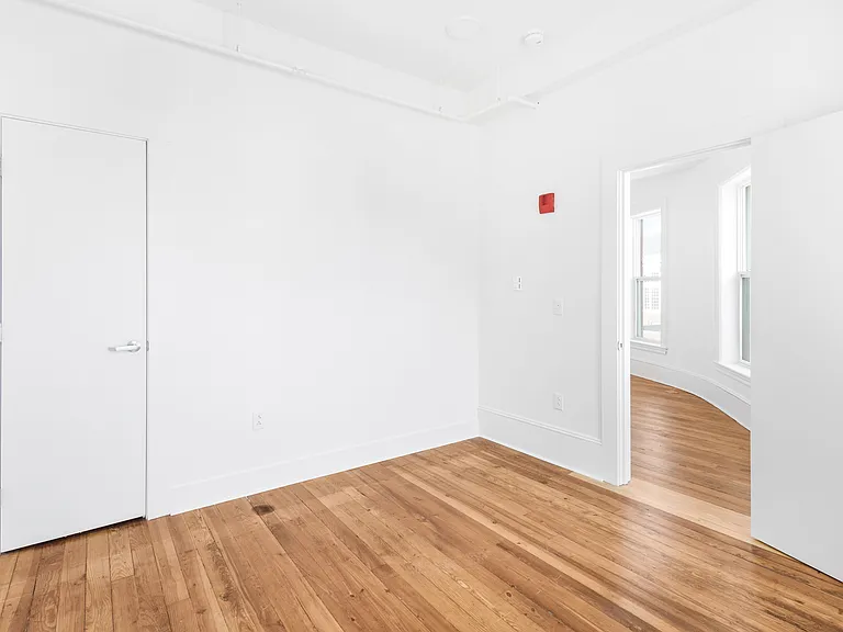 Cates Block Apartments — Photo 45