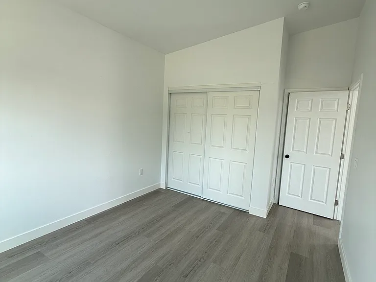 5656 Chateau Dr #3 — Photo 5