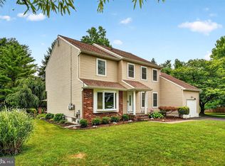 69 Willis Dr, Ewing, NJ 08628