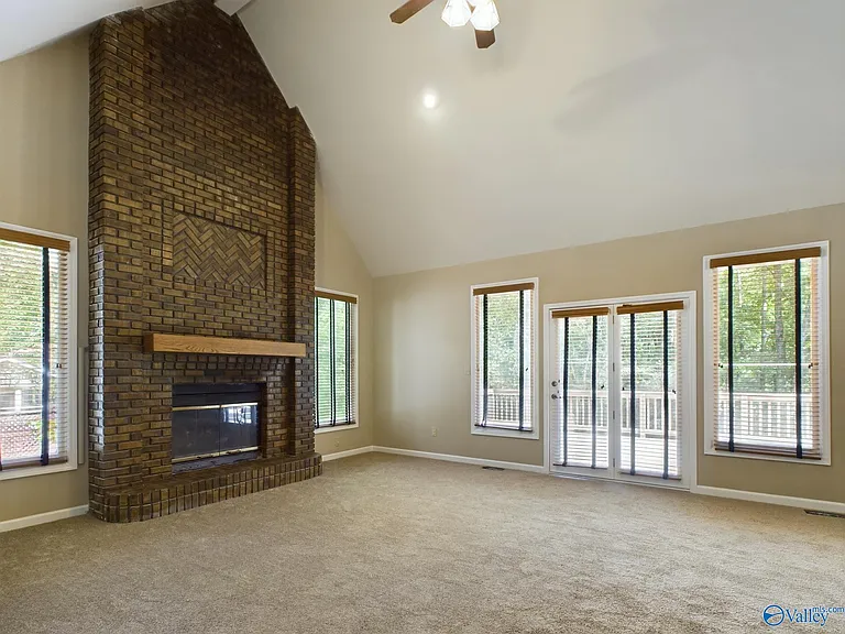 1016 Seina Vista Dr — Photo 9