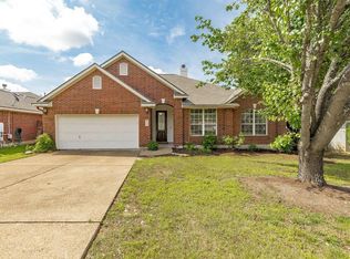 808 Hilltop Dr, Leander, TX 78641