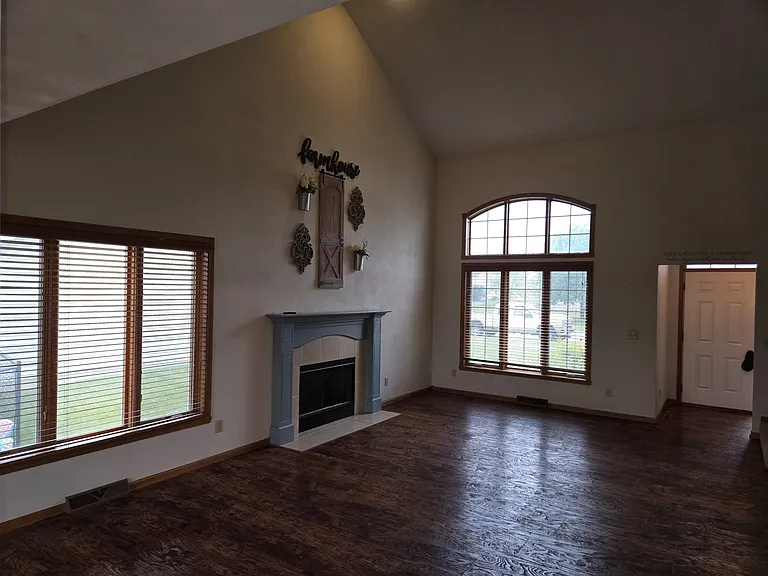 535 Westfield Dr — Photo 5