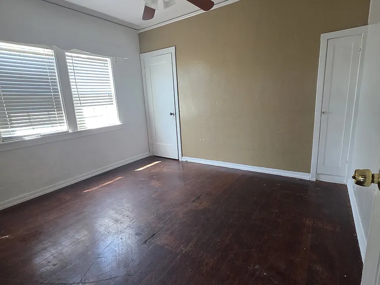 206 G St — Photo 8