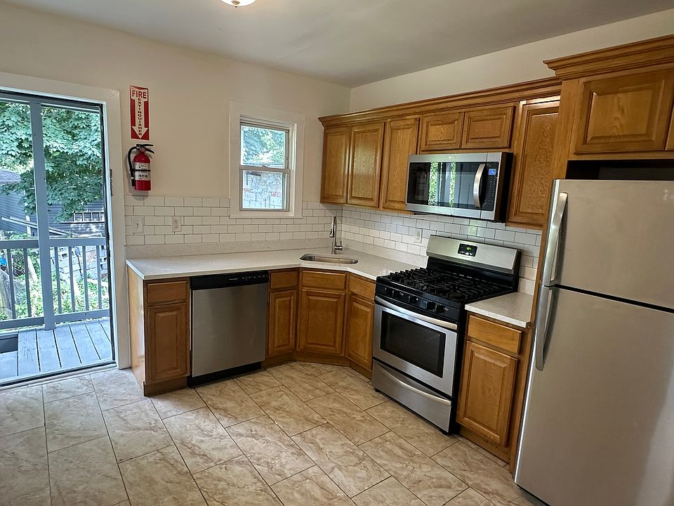 1st image of 274 Cleveland St Floor 2