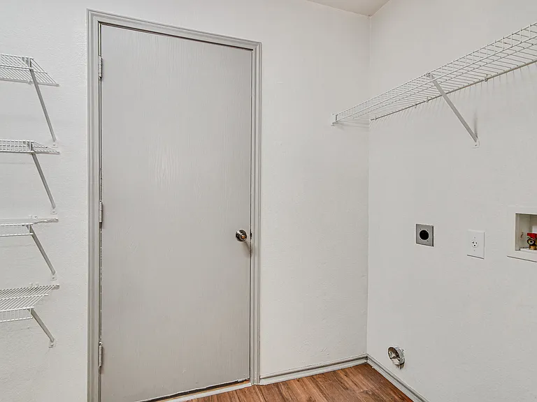 1420 Krista Dr — Photo 14