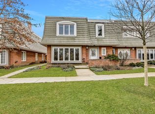 1500 Concorde Cir, Highland Park, IL 60035