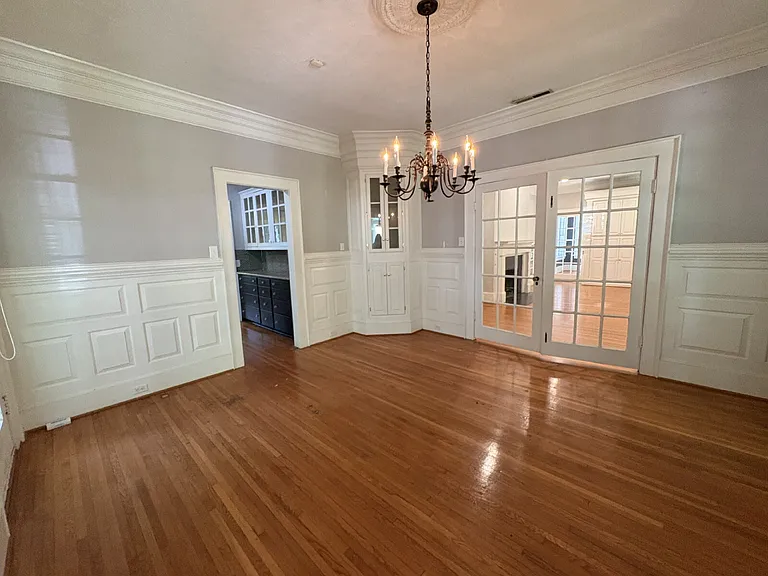 310 Hinsdale Ave — Photo 3