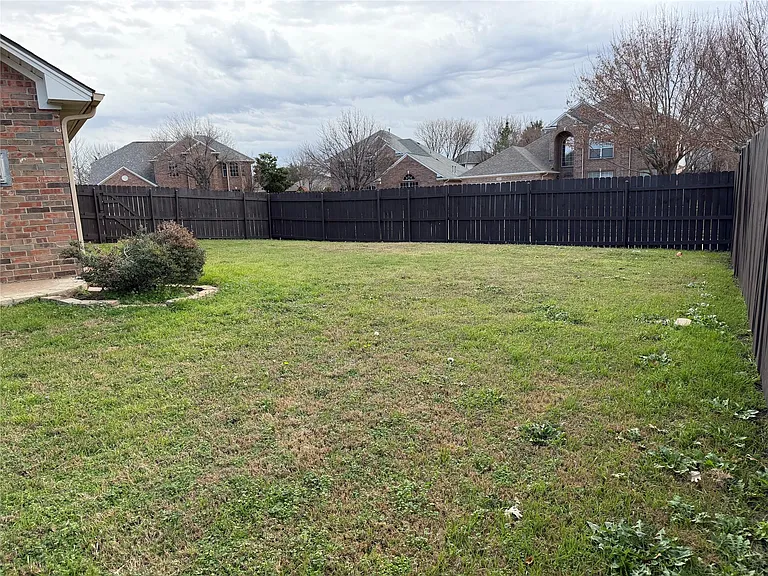 8617 Shadow Trace Dr — Photo 16