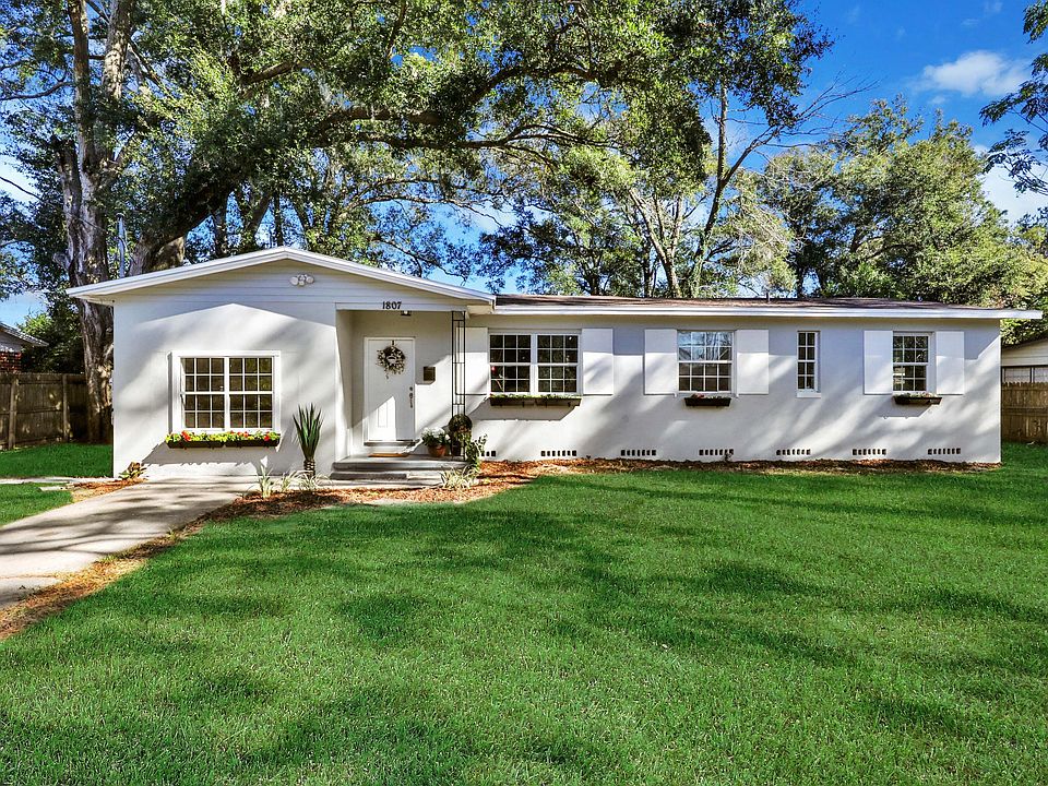 1st image of 1807 Sprinkle Dr