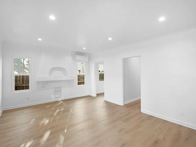 1233 Orange Grove Ave #1233 — Photo 4