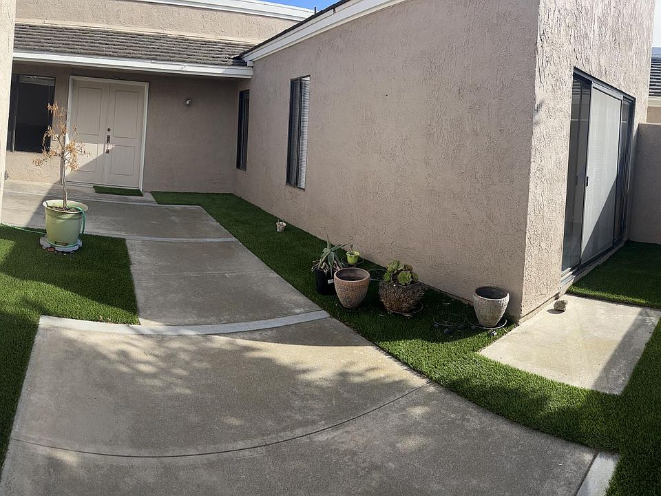 Front Entry Courtyard