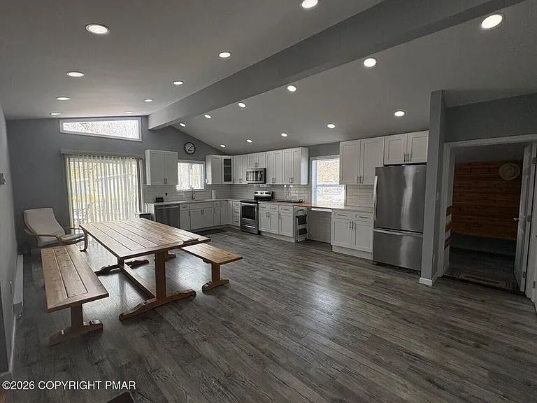 3343 Woodland Dr — Photo 7