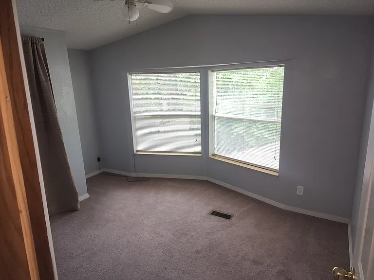 6806 Tree Top Dr — Photo 16