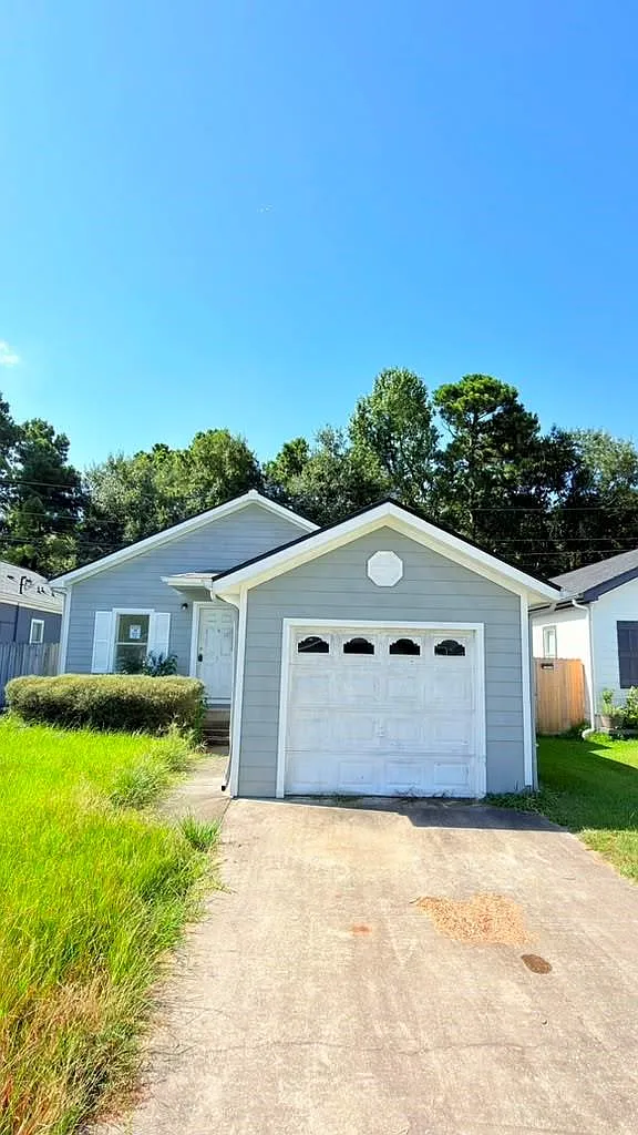 3 bed, 2.0 bath, 1188 sqft, $1,800 — Photo 2