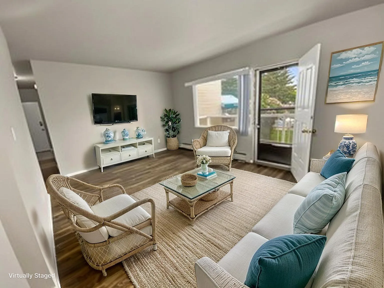 Riverside Estates Apartments — Photo 3