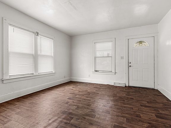 3rd image of 610 S Horace Ave