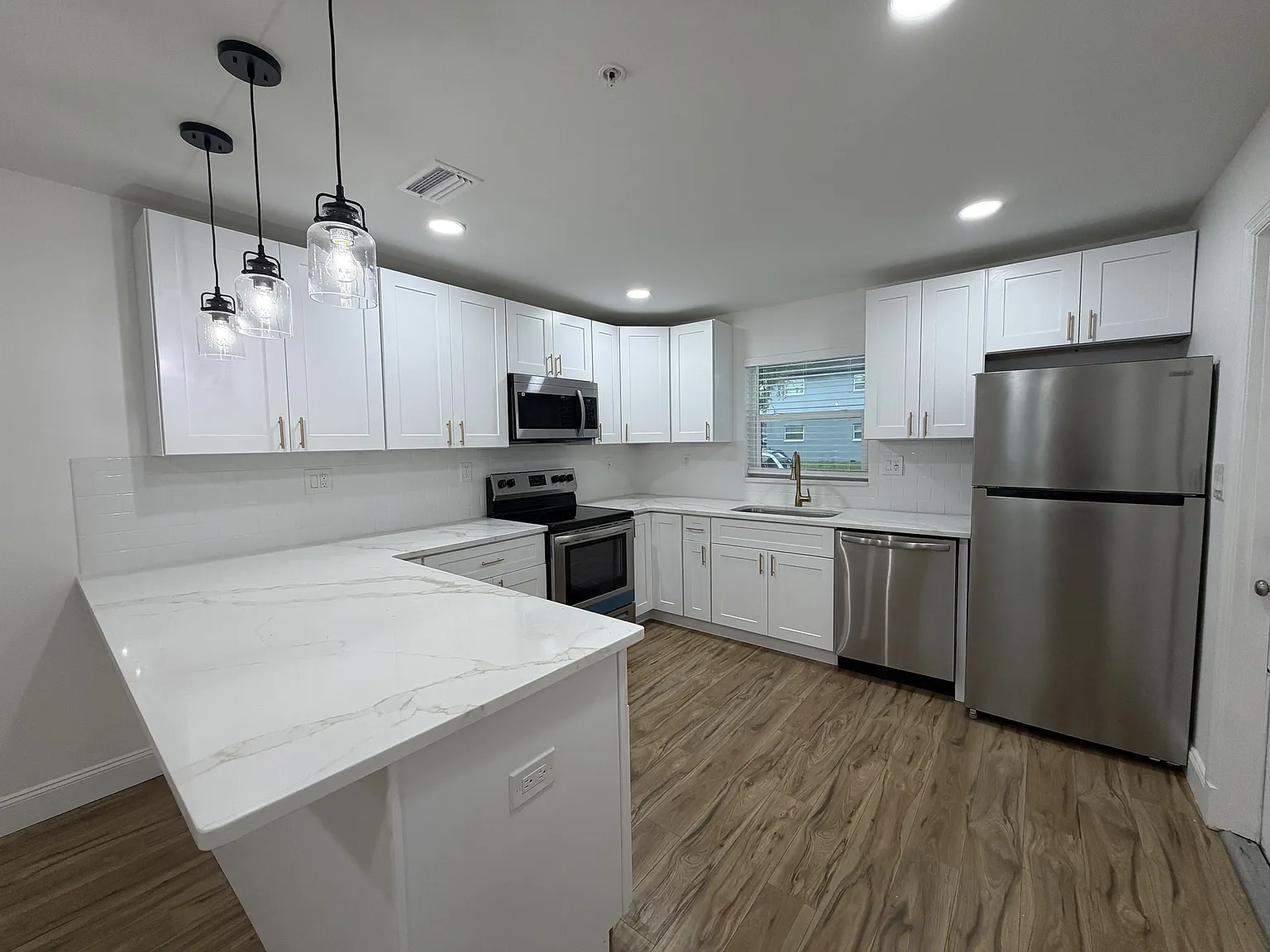 9011 Doctor Martin Luther King Junior Street North Unit #4 — Photo 1