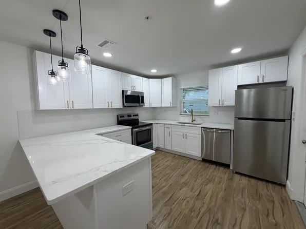 9011 Doctor Martin Luther King Junior St N, Saint Petersburg, FL 33705