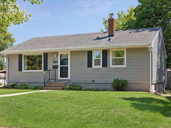 3rd image of 2048 Villard Ave