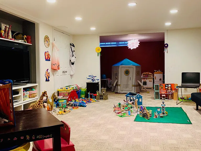 323 Pine St #1F — Photo 24